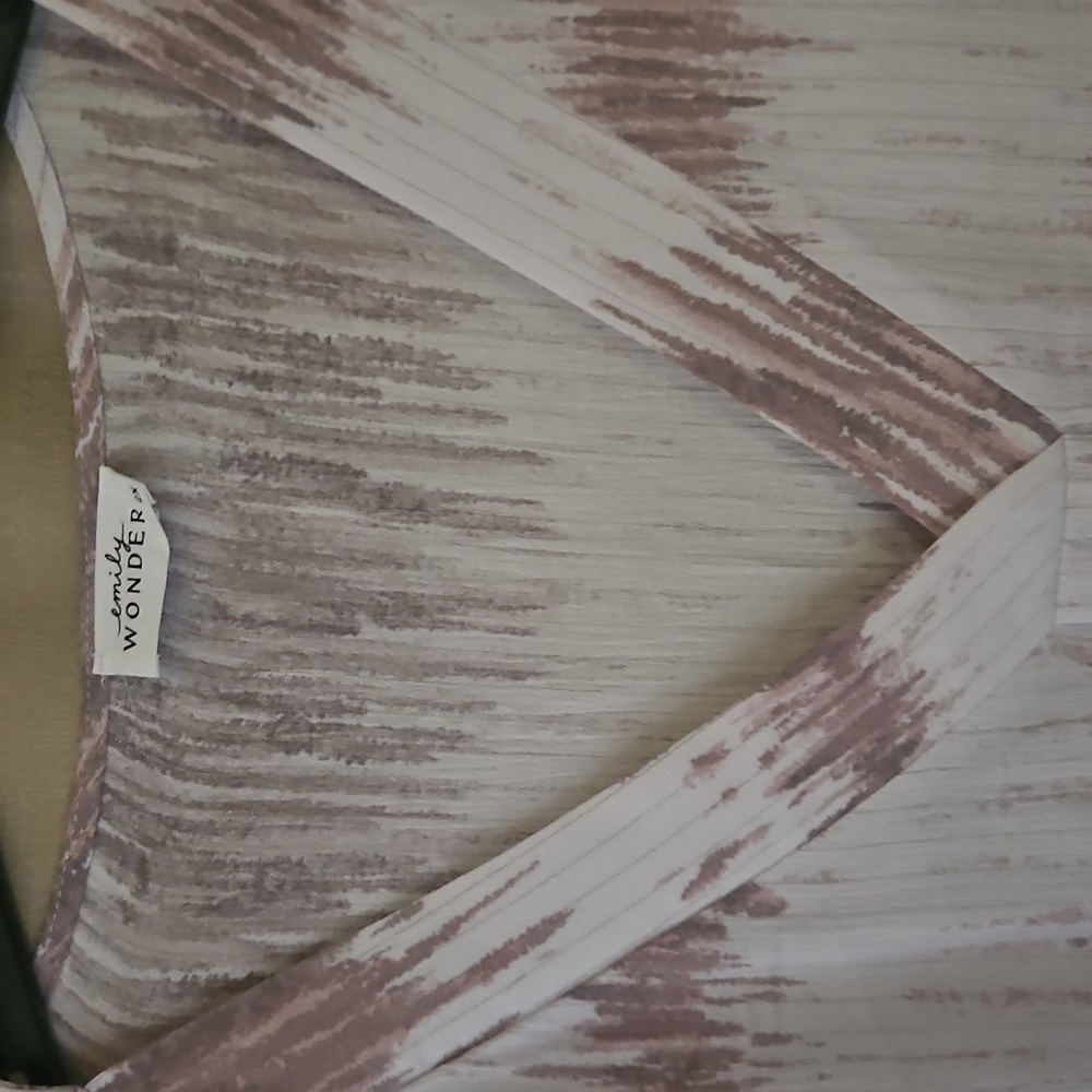 NWOT Emily Wonder Top - Picture 3 of 5